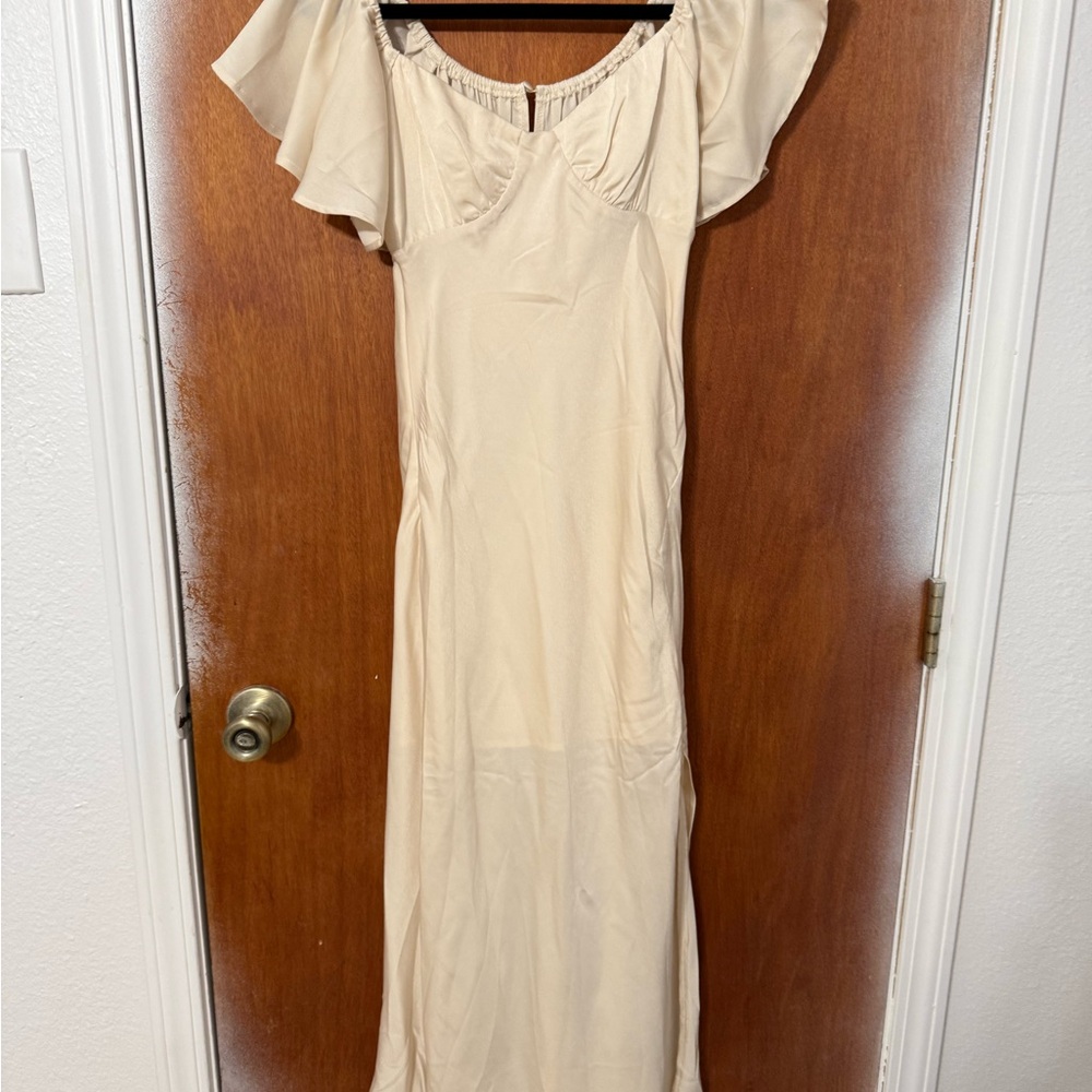 Selfie Leslie Cream Flutter-Sleeve Maxi Dress